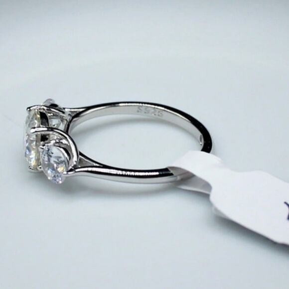 Round 2 CT Moissanite Cubic Zirconia Three-Stone Engagement Ring 925 Silver 6 - Picture 5 of 11